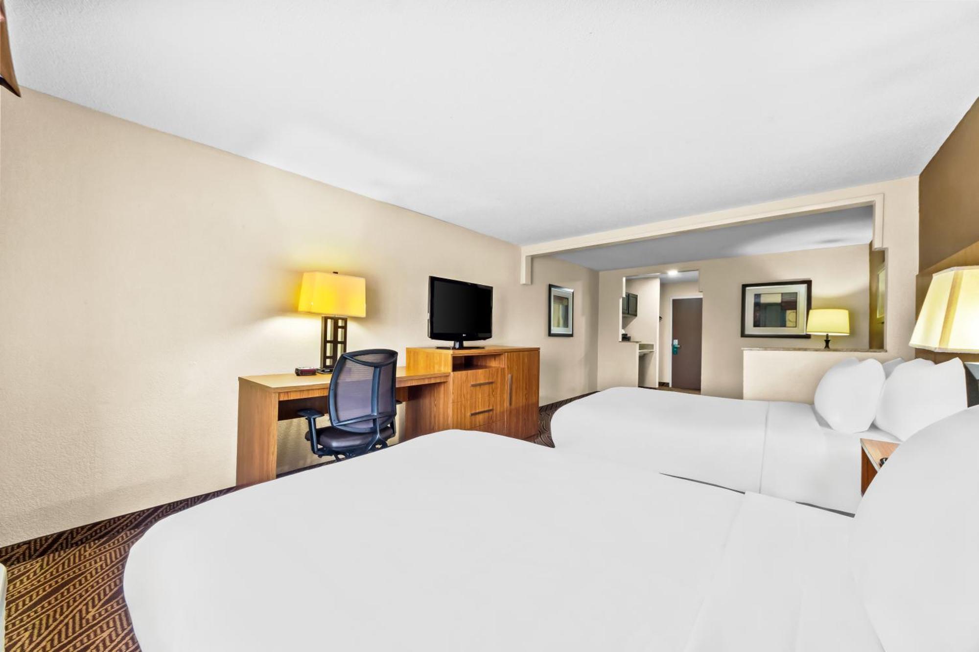 Quality Inn & Suites Airport North - Stone Oak Сан-Антонио Экстерьер фото